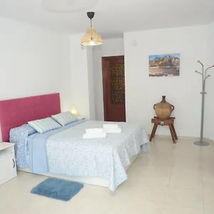 habitacion-grande-con-terraza-privada-malaga-centro.es-andalucia.com/